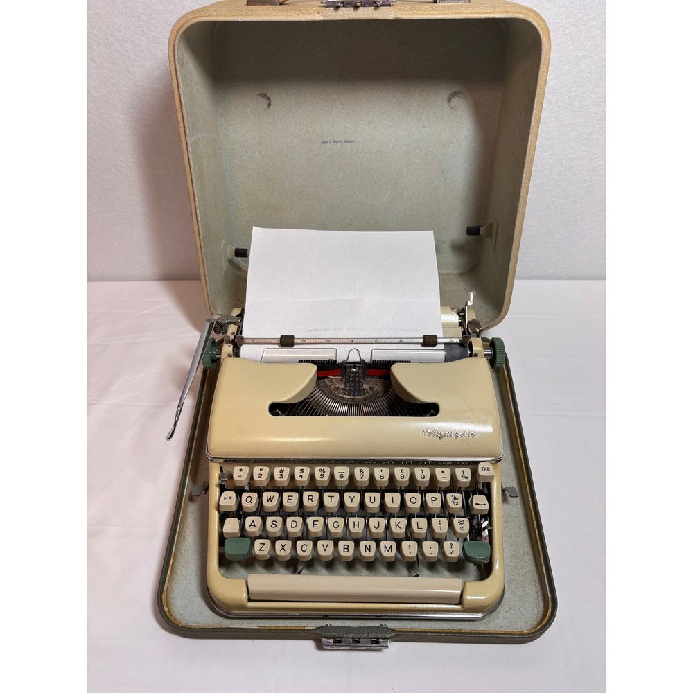 Vintage Olympia SM3 De Luxe Portable Typewriter Western Germany Cream Green Case